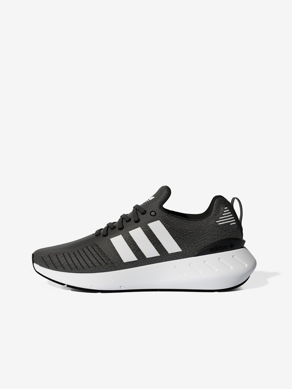 adidas Originals Fekete női adidas Originals Swift Run 22 tornacipő