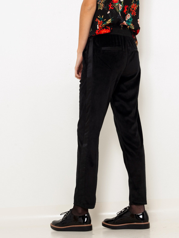 CAMAIEU Fekete bársony nadrág CAMAIEU-szíjjal