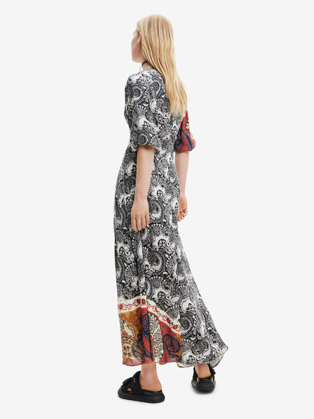 Desigual Fehér-fekete női mintás maxiruha kivágásokkal Desigual Sirsal