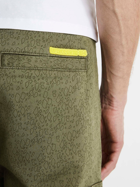 Celio Celio Dragon Ball Z zöld férfi nadrág