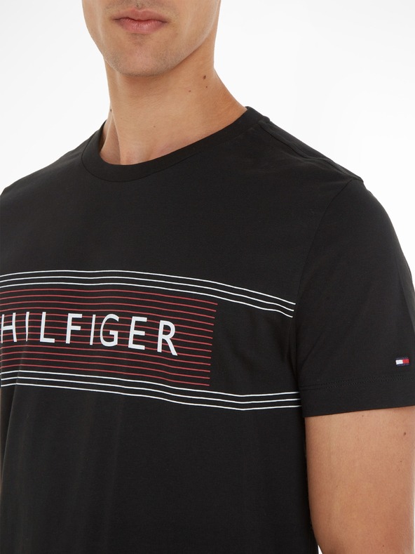 Tommy Hilfiger Brand Love Chest Póló