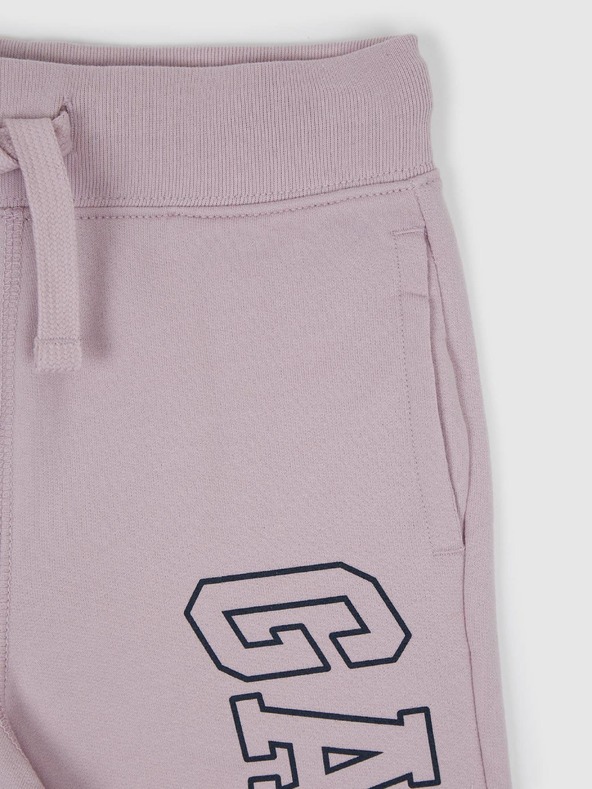 GAP Gyerek melegítő short logóval GAP