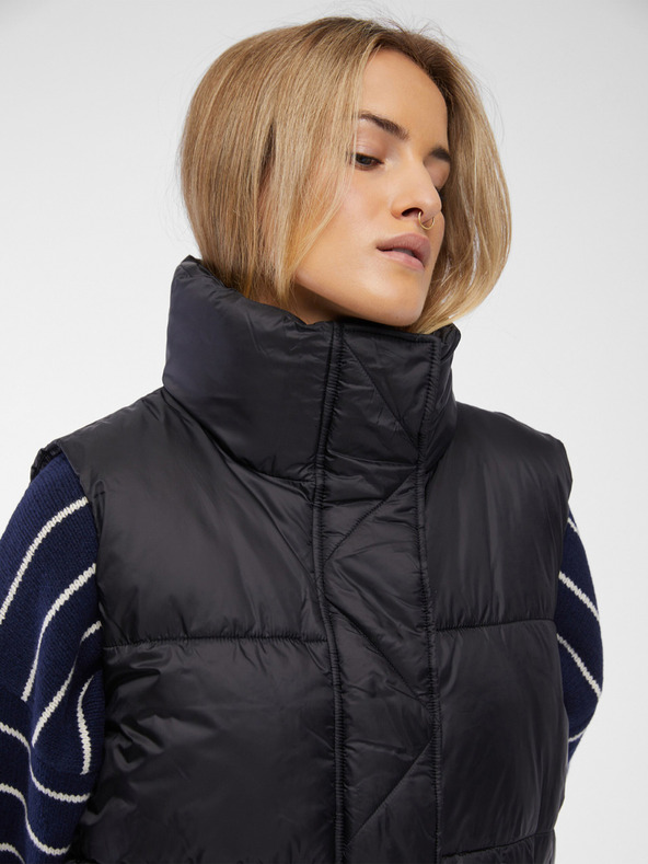 GAP Vízlepergető steppelt mellény PrimaLoft®-tal GAP