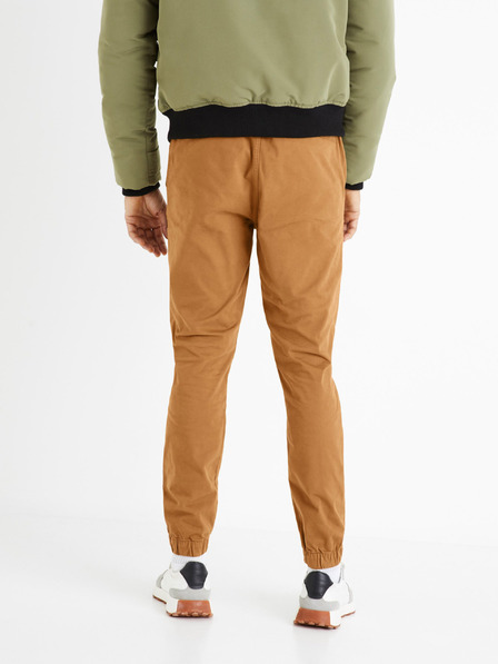Celio Férfi barna nadrág Celio Voyage