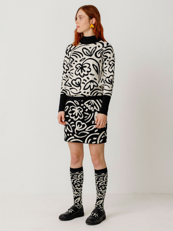 SKFK SKFK Suéter Dunixe Női fekete és krémszínű virágos pulóver SKFK Suéter Dunixe Női fekete és krémszínű virágos pulóver