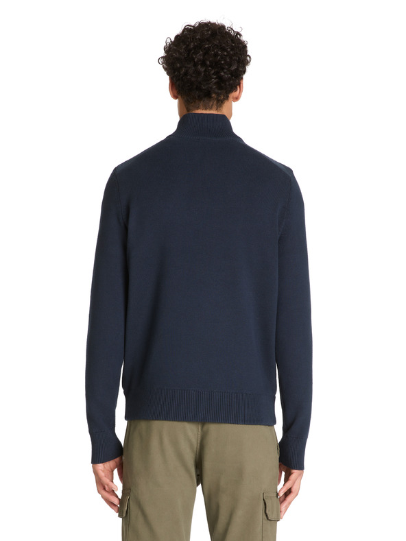 Celio Jergus kabát gallérral