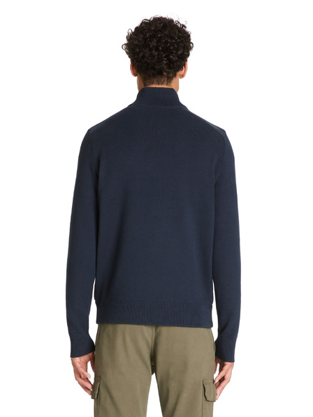 Celio Jergus kabát gallérral