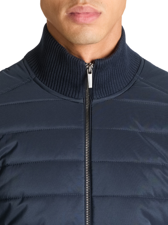 Celio Jergus kabát gallérral