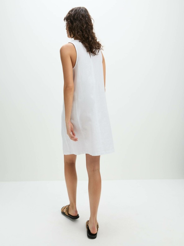 Marks & Spencer Folyékony, kerek nyakú, magas vászontartalmú miniruha Marks & Spencer fehér