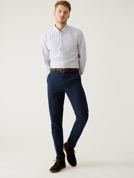 Marks & Spencer Sötétkék férfi slim fit chino nadrág övvel Marks & Spencer