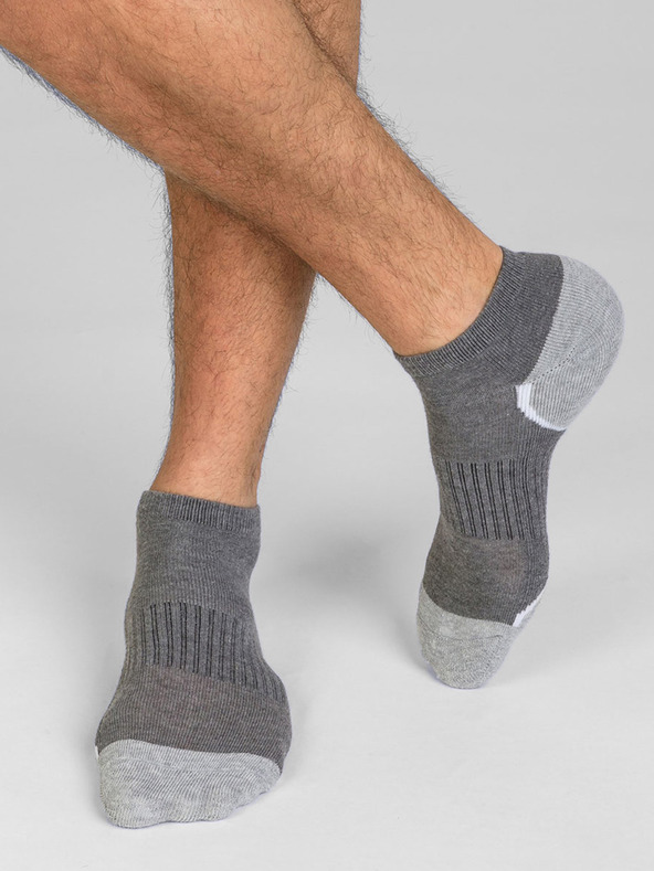 DIM Három pár férfi sportzokni szürke színben Dim SPORT IN-SHOE 3x Dim SPORT IN-SHOE 3x
