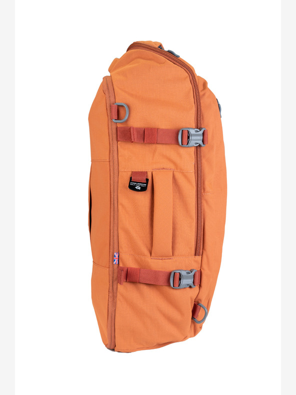 CabinZero Narancssárga uniszex hátizsák CabinZero Adventure Sahara Sand (32L)