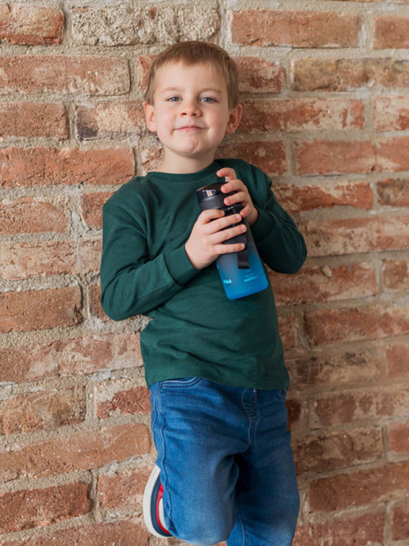 BAAGL  Fekete tritán ivópalack gradiens batman kék, 350 ml Baagl