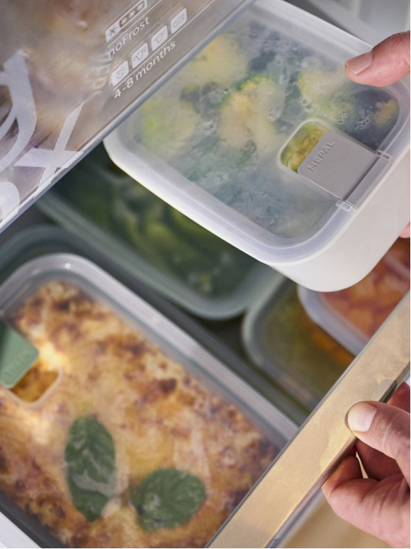 Mepal Fekete színű ételtároló dobozok készlete Mepal EasyClip 2x450 + 1000 ml