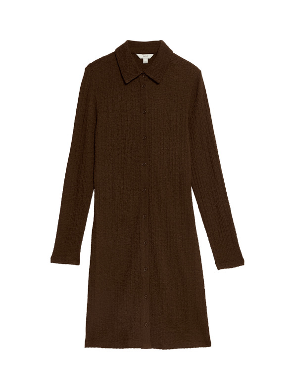 Marks & Spencer Texturált hüvelyes miniruha gallérral és teljes hosszában gombos záródással Marks & Spencer barna