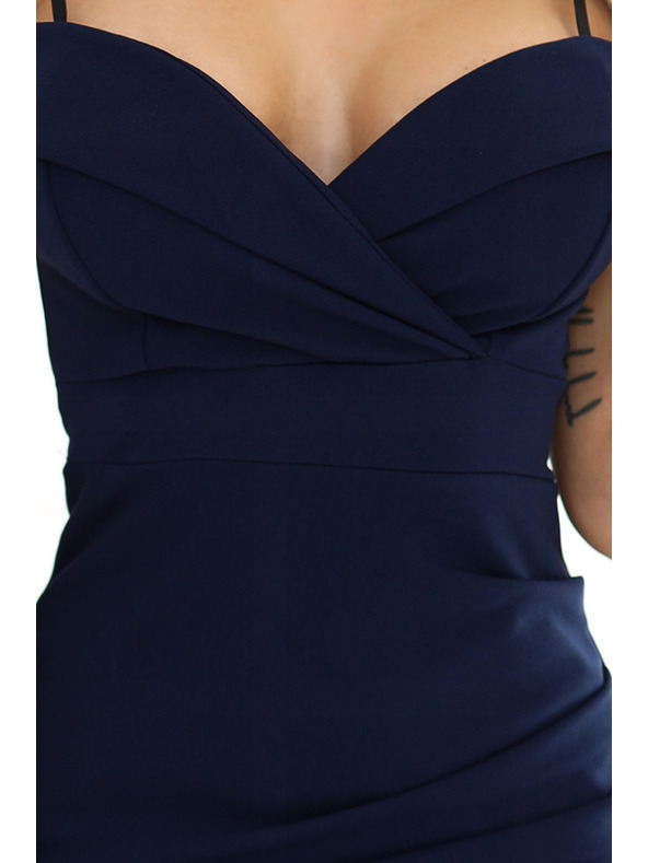 numoco CALLIE midi ruha szabadon hagyott vállakkal és édeskés nyakkivágással - sötétkék