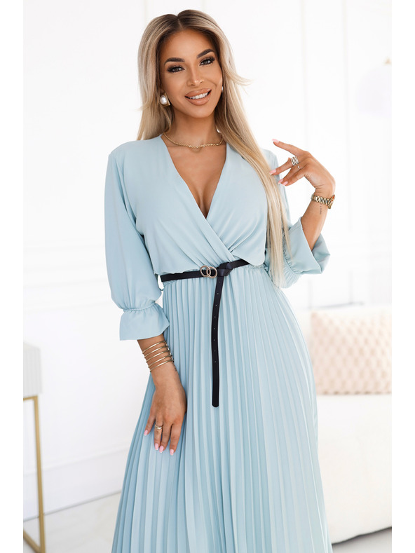 numoco Plasztikázott maxiruha nyakkivágással, övvel és 3/4 ujjal - Pasztell zsálya