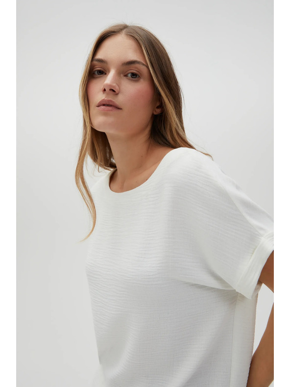 Moodo Women's White T-Shirt Moodo