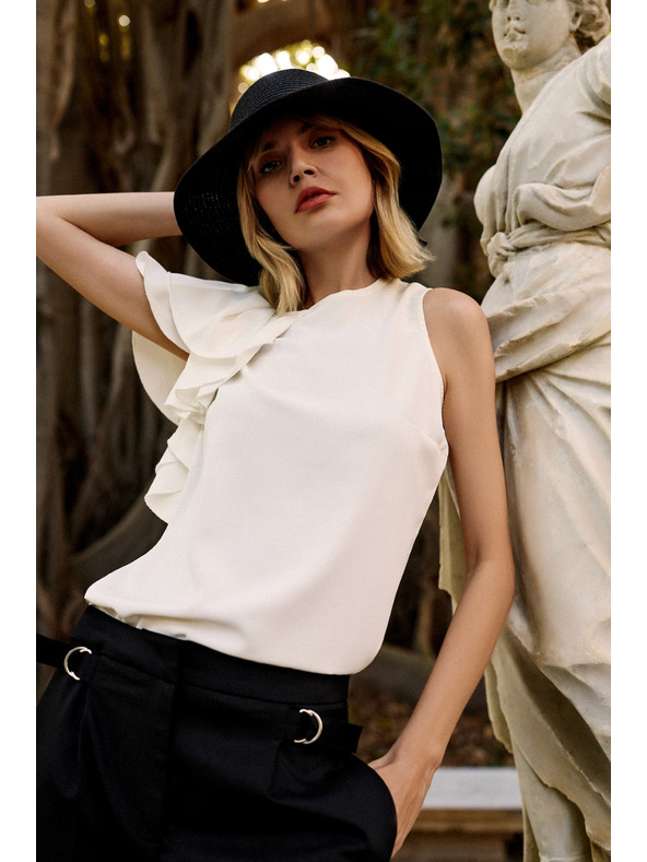 Moodo Women's White T-Shirt Moodo