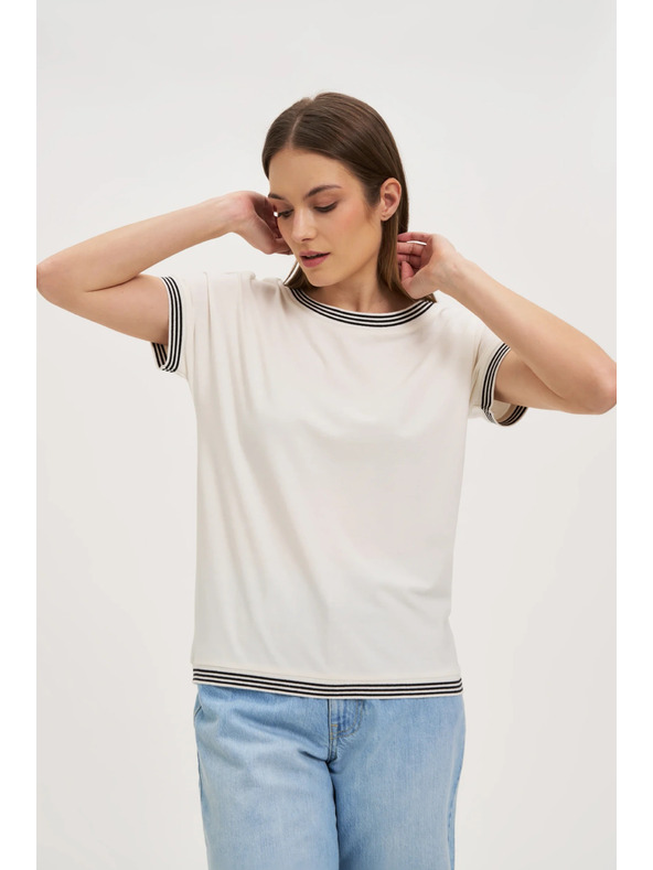 Moodo Women's White T-Shirt Moodo
