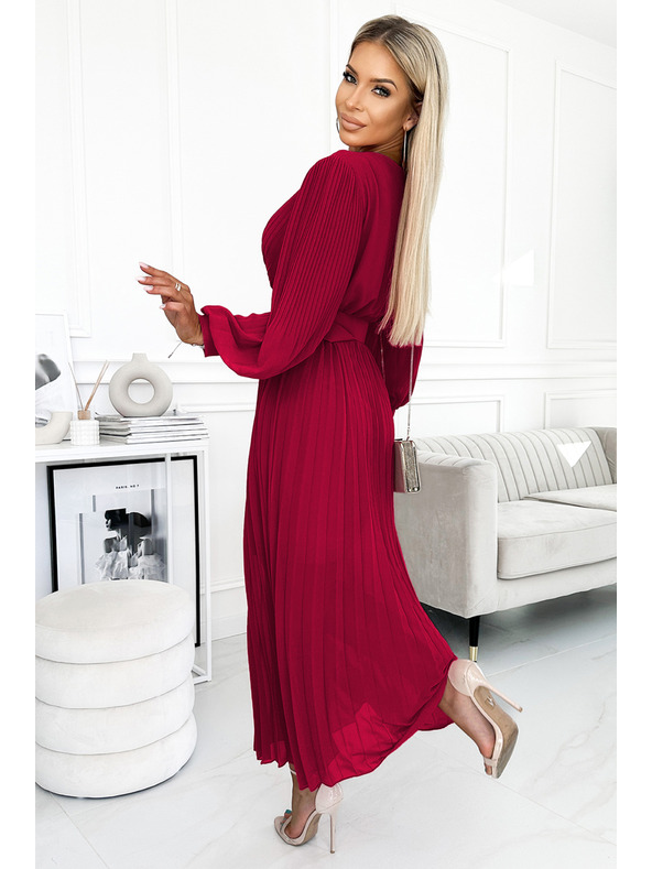 numoco 414-9 KLARA Ráncolt ruha övvel és kivágással - Bordó szín