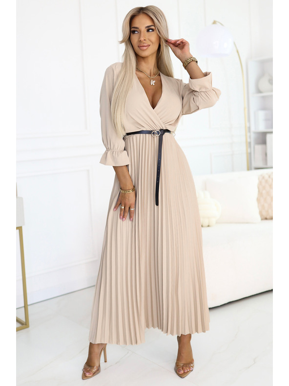 numoco 462-5 SERENA Pliszírozott maxi ruha dekoltázzsal, övvel és 3/4 ujjakkal - SÖTÉT BÉZS