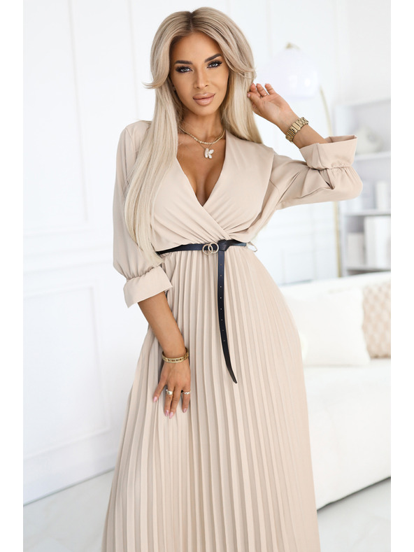numoco 462-5 SERENA Pliszírozott maxi ruha dekoltázzsal, övvel és 3/4 ujjakkal - SÖTÉT BÉZS