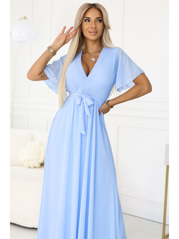 numoco 545-2 Hosszú ruha pliszírozott dekoltázzsal és megkötővel - világoskék