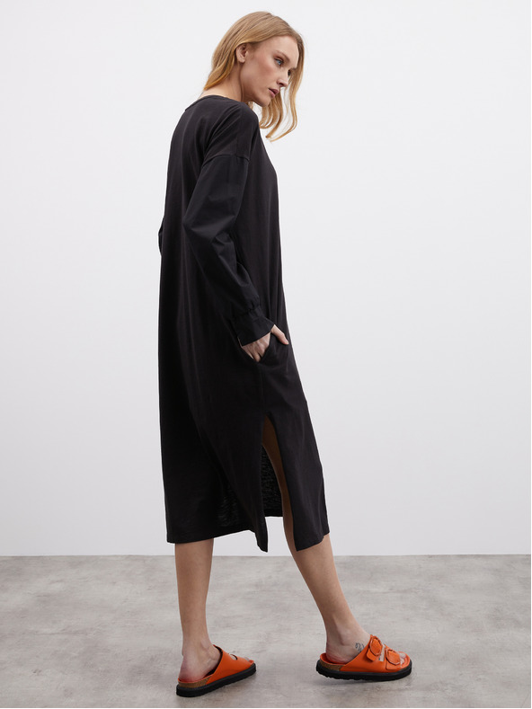 ZOOT.lab Fekete női ruha hasítékkal ZOOT.lab Fjola Fjola