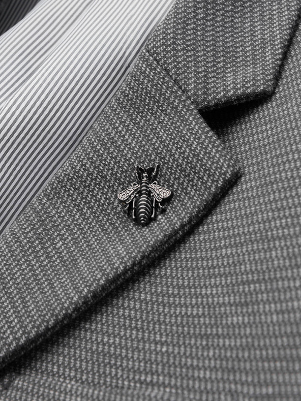 Ombre Clothing Dekoratív fém méh kitűző szürke Ombre Ruházat Ombre Ruházat